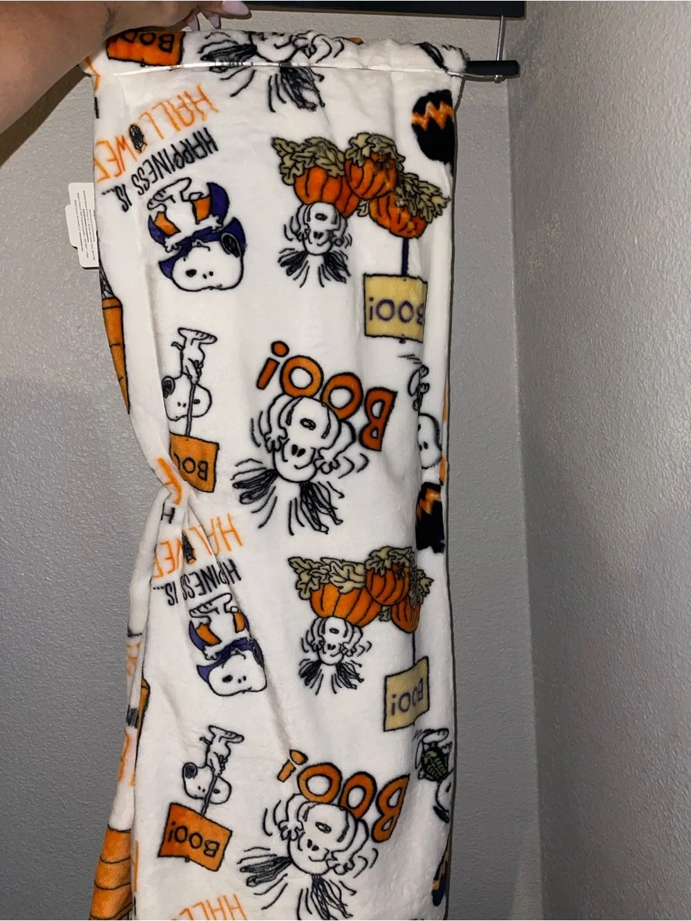 Peanuts Halloween Plush Throw Blanket - White & Orange